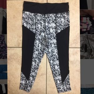 Jessica Simpson workout pants